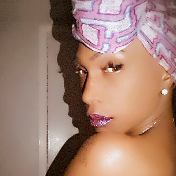 Meet your Posher, Arneita - Picture 1 of 1